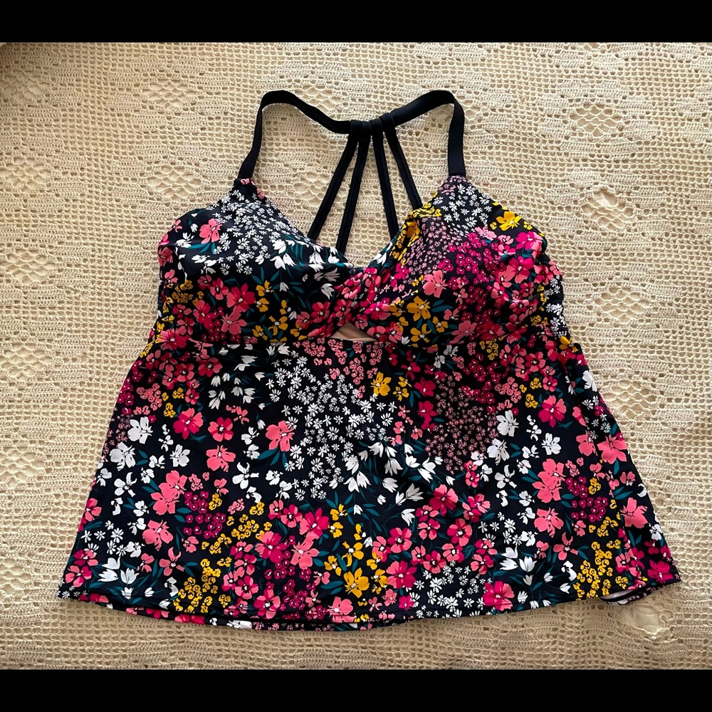 EVRI Tankini Top